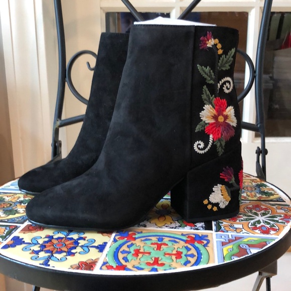 Sam Edelman Shoes - Sam Edelman 7M black suede w/ flowers ankle boot *host pick*🌻⭐️✨☀️🎈🎊🎉